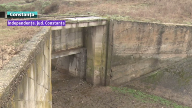 Dig distrus de hotii de fier vechi. Locuitorii din Independenta se tem ca ar putea fi loviti de inundatii Imagine