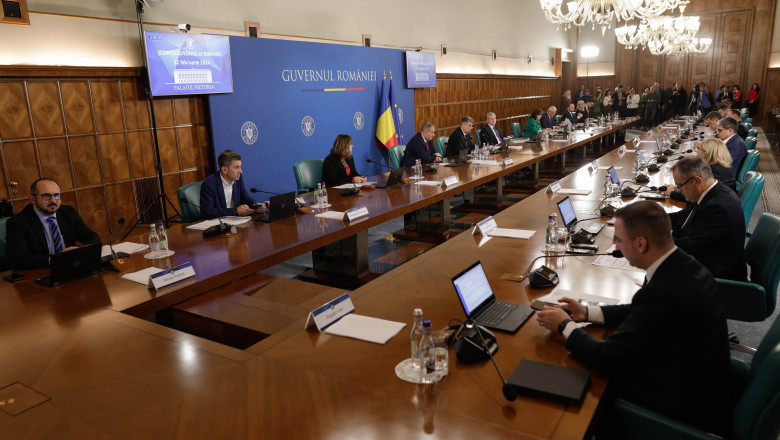 Digi Economic: O noua „Ordonanta trenulet”. Subiectele principale: majorarea salariilor la stat si a sumelor pentru primarii Imagine