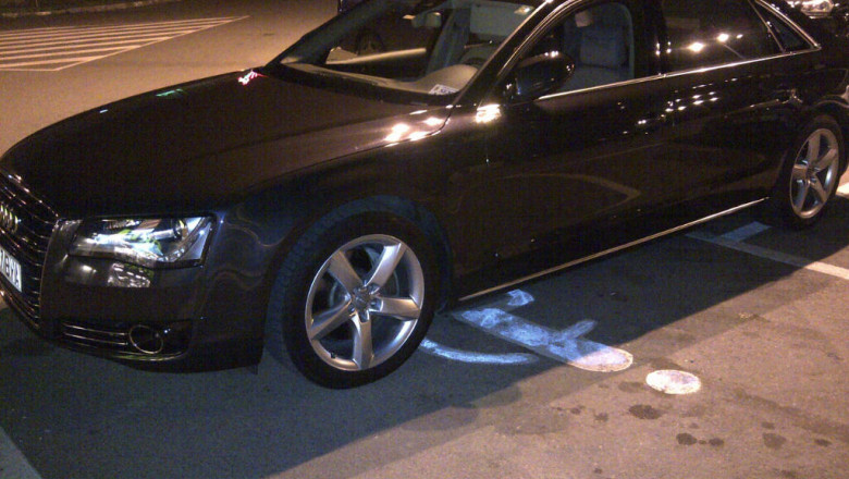 DigiVOX. Masina unui senator, parcata pe locurile destinate persoanelor cu dizabilitati Imagine