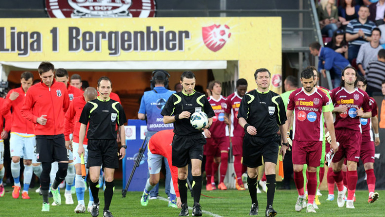 Din 2014, meciurile din Liga 1 vor fi conduse de brigazi formate din sase arbitri Imagine