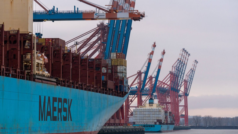 Din cauza atacurilor Houthi, vasele vor ocoli toata Africa pentru a ajunge in Europa, anunta cea mai mare companie de transport maritim Imagine