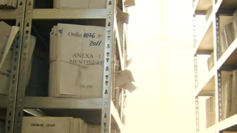 „Din|interior”. In lumea „samsarilor” de acte pentru basarabeni Imagine