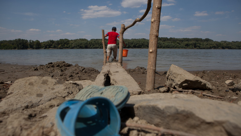 Din|interior. Pe malul Dunarii, oamenii sufera de saracie Imagine