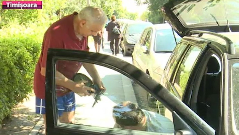 Din parcare, la service: un individ a rupt, la zeci de masini, oglinda din partea dreapta Imagine