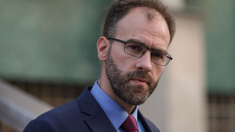 Director de la Evidenta Persoanelor, inregistrat cum ameninta doua persoane. „Sunt politist, la dracu'! Vreti sa va rup picioarele?” Imagine