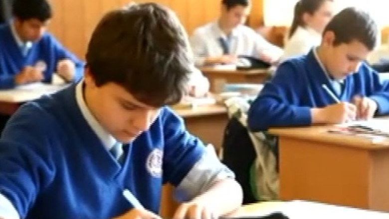 Directorul unui liceu din Marghita este acuzat ca le-a cerut bani elevilor Imagine