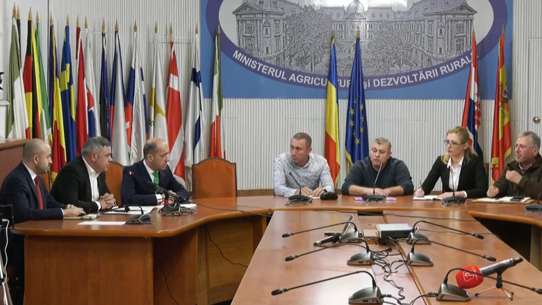 Discutii cu protestatarii la Ministerul Agriculturii. Barbu le cere scuze fermierilor pentru ca i-a facut instigatori Imagine