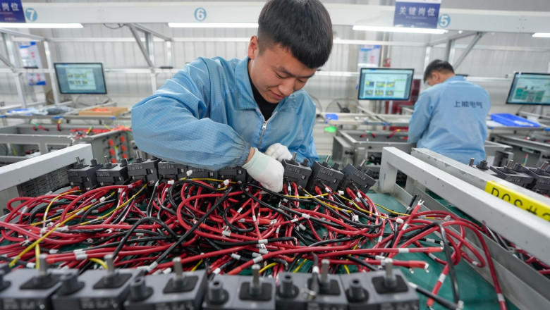 Dispozitive de comunicatii ascunse, in unele invertoare chinezesti ale centralelor fotovoltaice si eoliene, folosite si in Europa Imagine