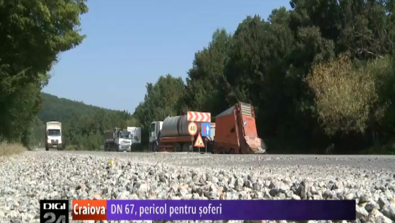 DN 67 este un cosmar pentru soferi. Drumul este plin de pietre Imagine