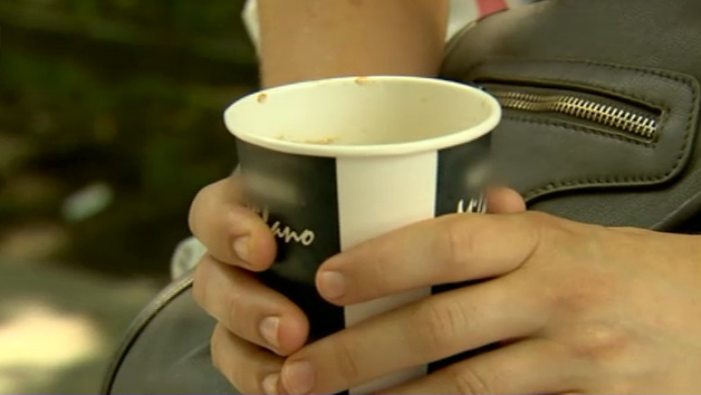 Doar gust de cafea. Specialistii spun ca bauturile de la dozator au putina cafea, multi aditivi si zahar Imagine