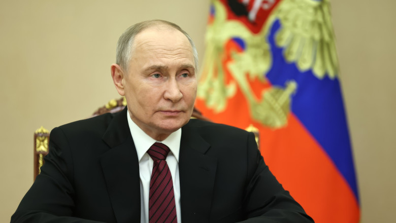 Doborarea avionului azer ar putea sa provoace o criza acuta pentru Vladimir Putin. Paralela cu un incident aviatic din Razboiul Rece Imagine