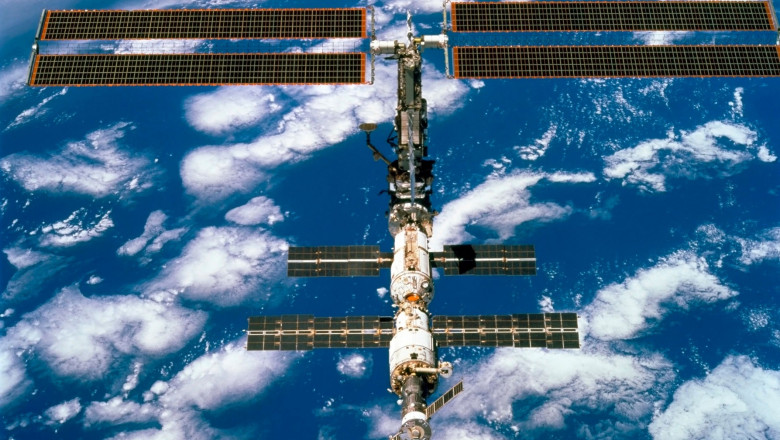 Doi astronauti au iesit in spatiu pentru reparatii la Statia Spatiala Internationala. Ce au inlocuit acestia Imagine