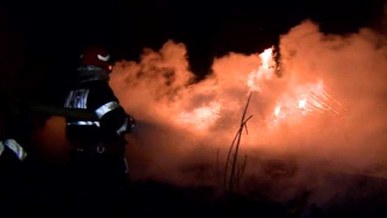 Doi barbati din Neamt au recurs la o metoda originala ca sa devina pompieri  Imagine