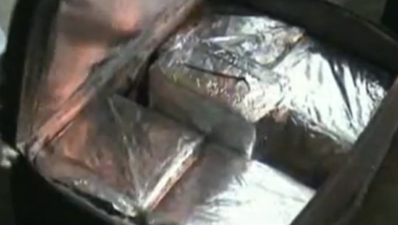 Doi barbati din Timisoara au fost prinsi cu droguri in valoare de 135.000 de euro Imagine