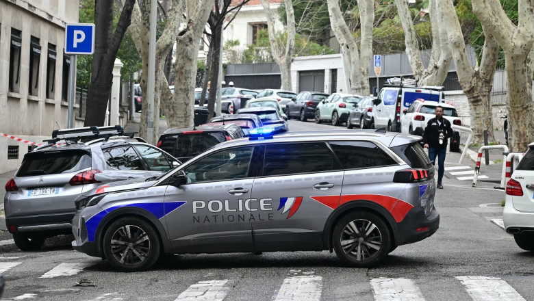 Doi cercetatori francezi, un inginer si un chimist, au recunoscut ca sunt autorii exploziilor de la Consulatul rus din Marsilia Imagine