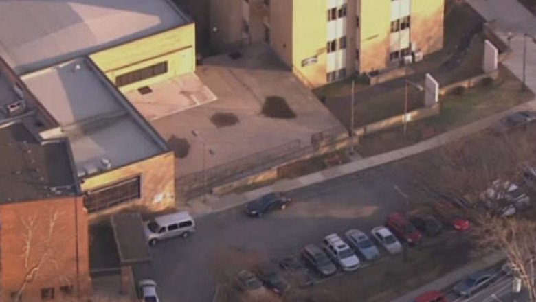 Doi elevi au fost impuscati de un coleg intr-un liceu din SUA. Atacatorul a fost prins in mai putin de o ora Imagine