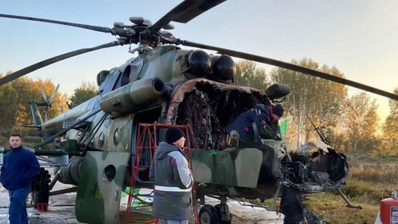Doi elevi din Rusia au dat foc unui elicopter militar, dupa ce un necunoscut le-a promis 20.000 de dolari. Este al doilea incident Imagine