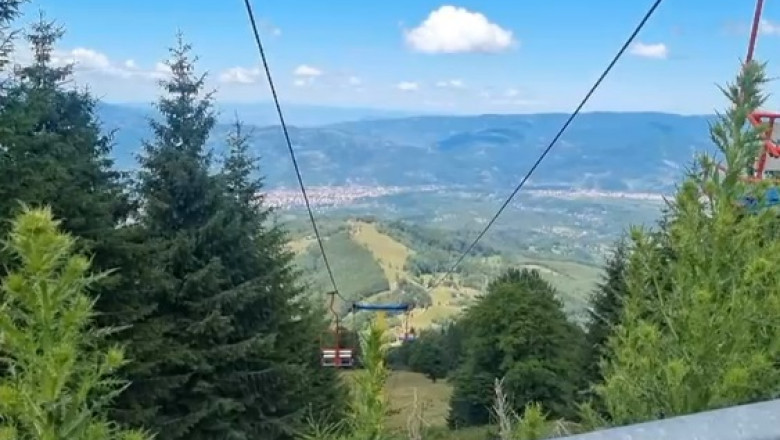 Doi muncitori care reparau telescaunul din Parang au cazut de la 8 metri si sunt grav raniti Imagine