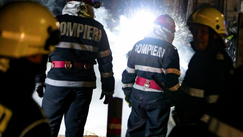 Doi oameni au murit carbonizati si doi au suferit rani grave intr-un incendiu in Iasi Imagine