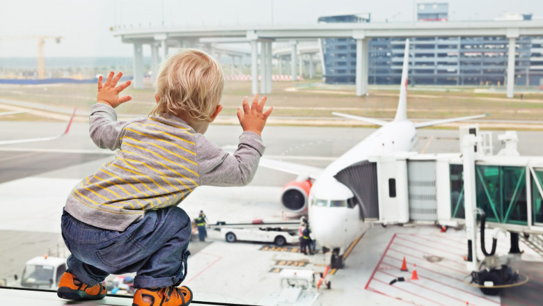 Doi parinti si-au abandonat bebelusul in aeroport cand au aflat ca trebuie sa plateasca bilet si pentru el Imagine