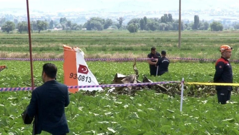 Doi piloti militari au murit dupa ce s-au prabusit cu avionul in Turcia. Imagini cu aeronava cuprinsa de flacari Imagine