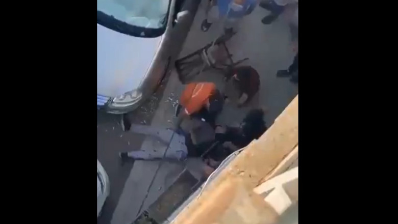 Doi politisti au fost ucisi in urma unui atac asupra unei sectii de politie din Izmir. Momentul in care atacatorul este prins Imagine