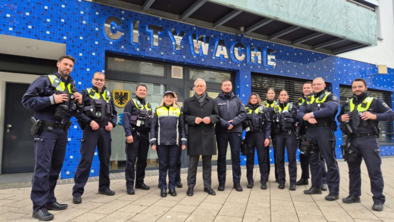 Doi politisti romani au participat la misiuni operative desfasurate in zonele Targurilor de Craciun din Germania Imagine