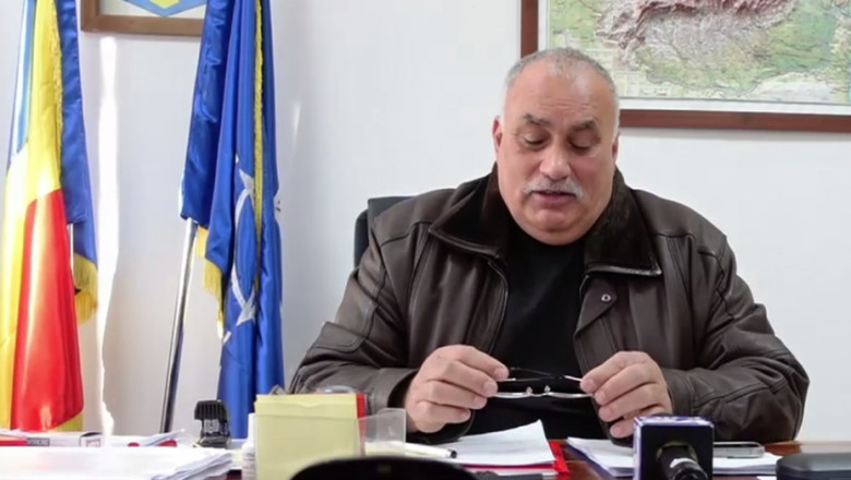 Doi primari au dat in judecata propriile primarii pentru salarii mai mari: „Profesorii si medicii mananca cu doua guri si noi cu una?” Imagine