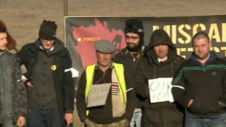 Doi protestatari din Pungesti, aflati in greva foamei, au avut nevoie de ingrijiri medicale Imagine