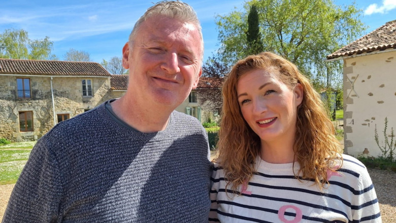 Doi soti britanici si-au vandut casa si au cumparat un sat intreg in Franta  Imagine