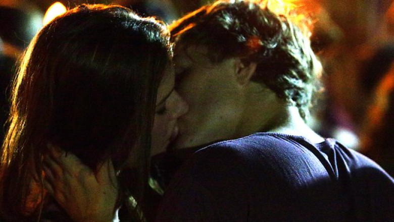 Doi tineri marocani au fost arestati pentru ca s-au fotografiat sarutandu-se si au postat poza pe Facebook Imagine