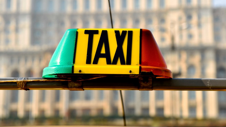 Doi turisti straini, jefuiti de un taximetrist, pentru ca nu au platit 400 de lei pentru o cursa de 15 lei Imagine