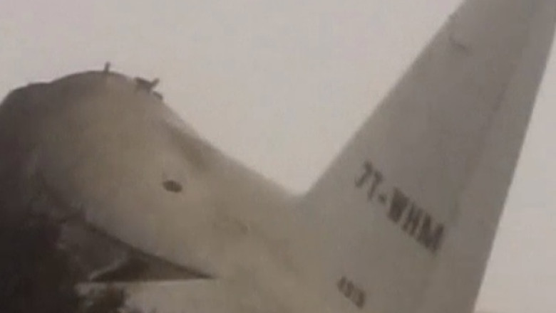 Doliu national in Algeria. 77 de morti, dupa ce un avion militar s-a prabusit intr-o zona muntoasa Imagine