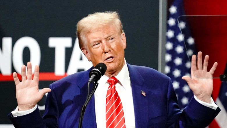 Donald Trump ameninta din nou tarile BRICS cu taxe vamale de 100% daca vor incerca sa submineze dominatia dolarului Imagine