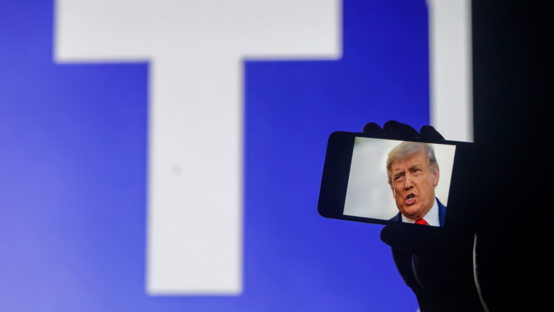 Donald Trump critica reportajele CBS referitoare la Ucraina si Groenlanda si cere pedepsirea postului TV care „s-a luat de el” Imagine
