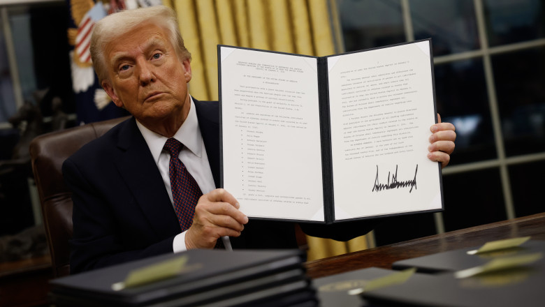 Donald Trump invoca puteri din timpul razboiului pentru a creste productia de minerale esentiale Imagine