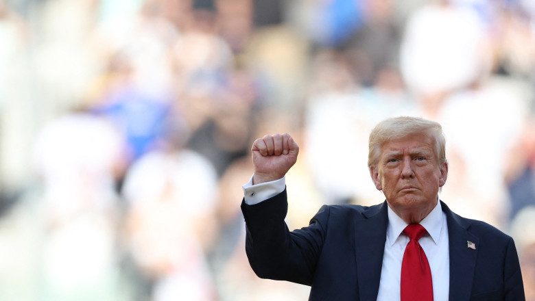 Donald Trump reinvie Departamentul de Razboi, pentru a transmite „pregatire si hotarare”. Reactia democratilor Imagine