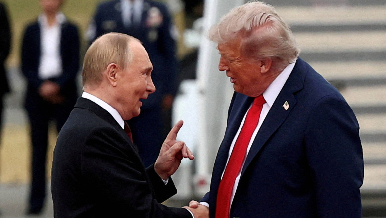 Donald Trump si Vladimir Putin discuta azi, inainte de intalnirea cruciala a presedintelui SUA cu Volodimir Zelenski Imagine