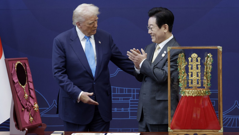 Donald Trump, tratat ca un rege in Coreea de Sud: A primit replica unei coroane de aur si cea mai inalta distinctie a tarii Imagine