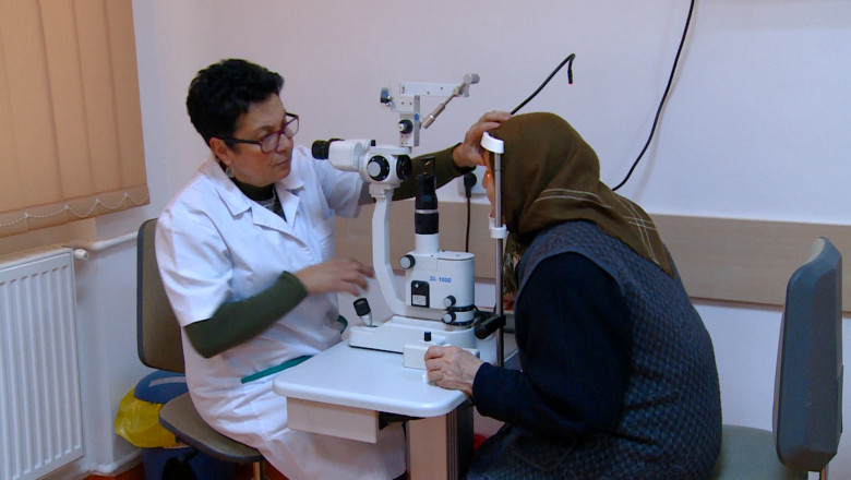 Donatie pentru o vedere mai buna. Spitalul Judetean din Oradea a primit aparatura de 15 mii de dolari din Marea Britanie Imagine