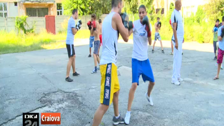 Dora Mustatea a urcat pe podium, la Campionatului National de Box Feminin Imagine