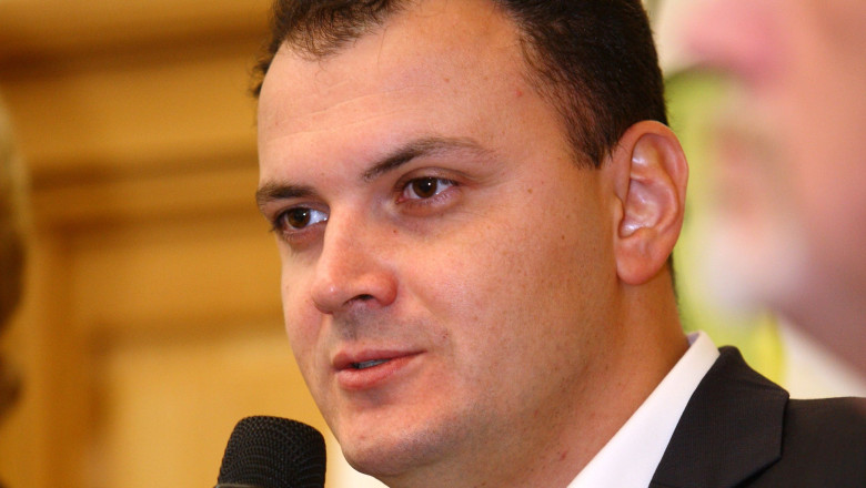Dosar penal dupa ce Robert Negoita l-a acuzat de santaj pe deputatul Sebastian Ghita  Imagine