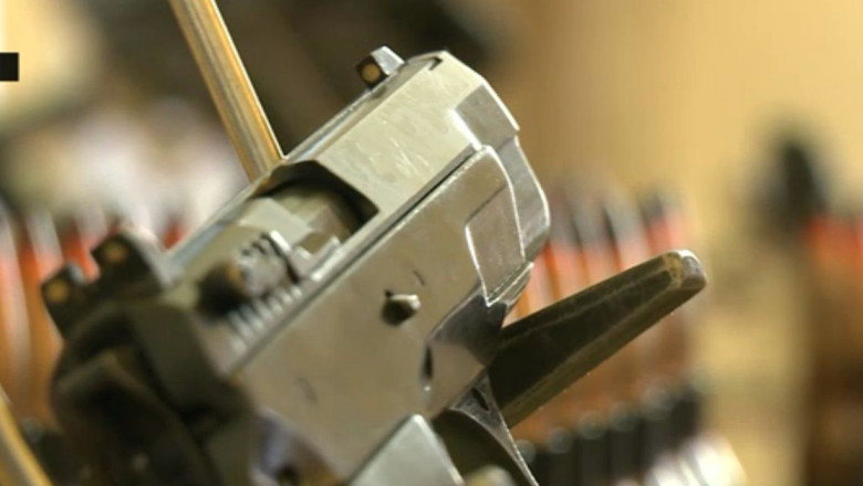 Dosarul armelor de la Ciorogarla. Un militar condamnat pe nedrept cere despagubiri de jumatate de milion de euro Imagine