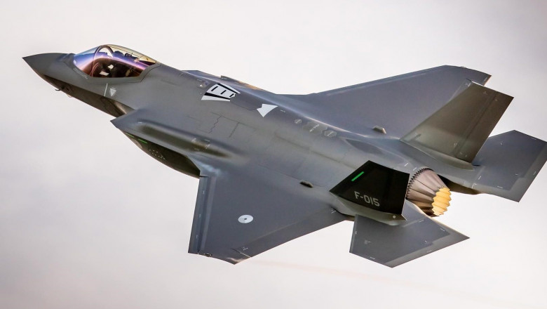 Doua avioane de vanatoare olandeze F-35 au interceptat un avion de spionaj si doua aparate de lupta rusesti in apropierea Poloniei Imagine