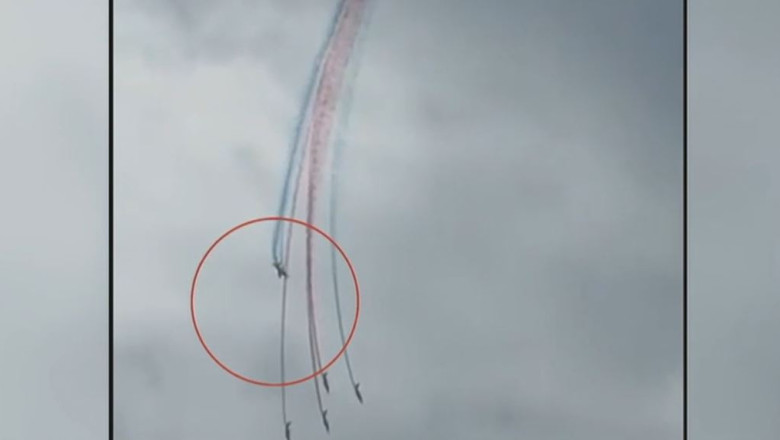 Doua avioane s-au ciocnit in timpul unui exercitiu al unei unitati de elita a Armatei in Franta. Momentul impactului Imagine