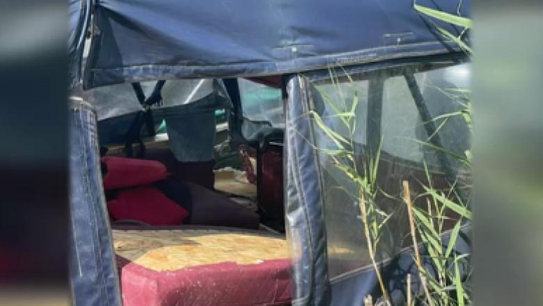 Doua barci cu 12 turisti s-au izbit frontal, in Delta Dunarii. Un barbat a cazut in apa. La interventie participa si un elicopter SMURD Imagine
