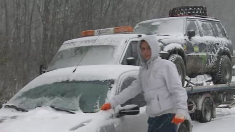 Doua drumuri inchise si restrictii de trafic pe alte trei, din cauza zapezii Imagine