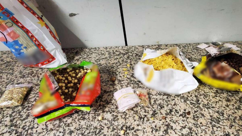 Doua femei au incercat sa intre in tara prin aeroportul Otopeni cu aproape 4 kg de bijuterii ascunse in cereale Imagine