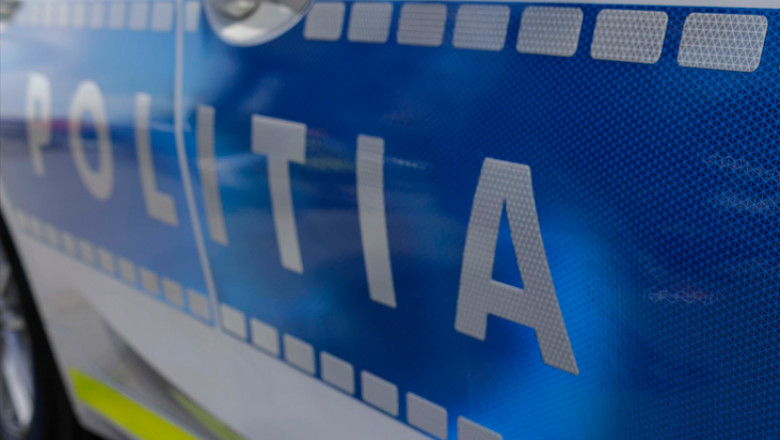 Doua fetite de trei si sapte ani, accidentate grav de o masina scapata de sub control si care a iesit de pe sosea Imagine