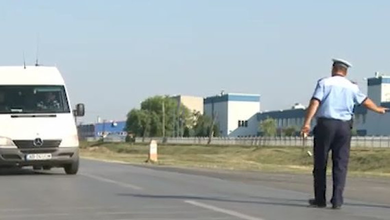 Doua mame au incercat sa isi scoata ilegal fiii din tara, prin Vama Cenad Imagine